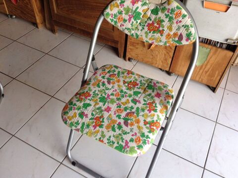 chaises pliantes 20 Saint-L�ger-sous-Cholet (49)