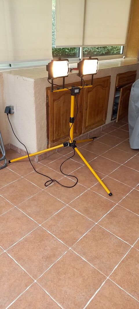 TREPIEDX D'ECLERAGE 35 La Bouilladisse (13)