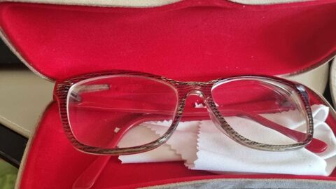 Lunettes rouge et noir . TBE Oullins (69)