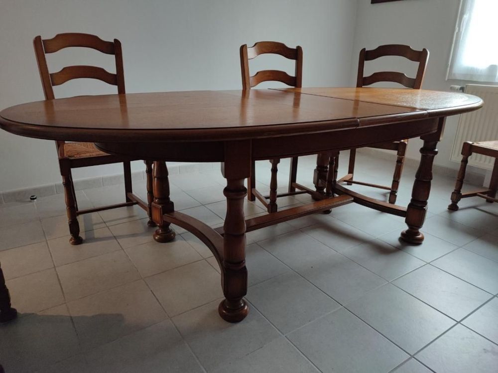 SALLE A MANGER COMPLETE EN BOIS MASSIF
Meubles