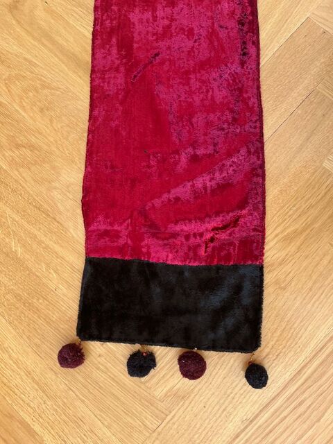 �charpe Bordeaux � Pompons L130cm 4 Paris 19 (75)