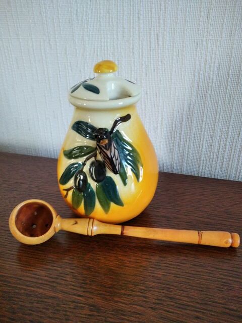Pot � olives proven�al vintage 18 Nevers (58)