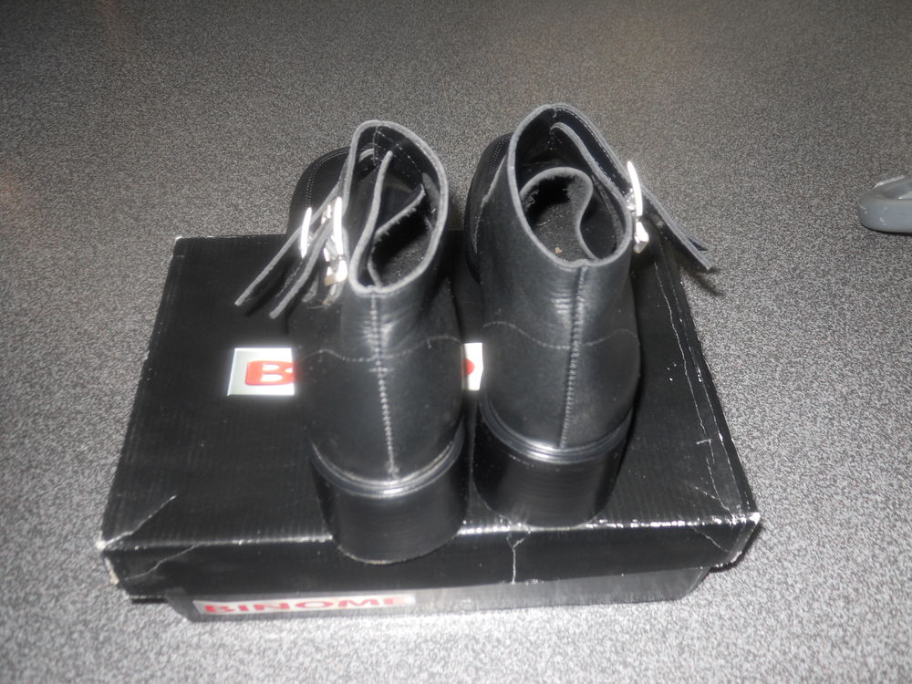 bottines noires neuves Chaussures