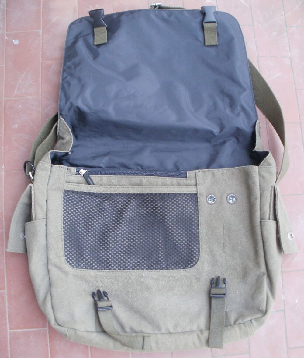 Grand sac &agrave; rabat CASE LOGIC pouvant servir de cartable, kaki Maroquinerie