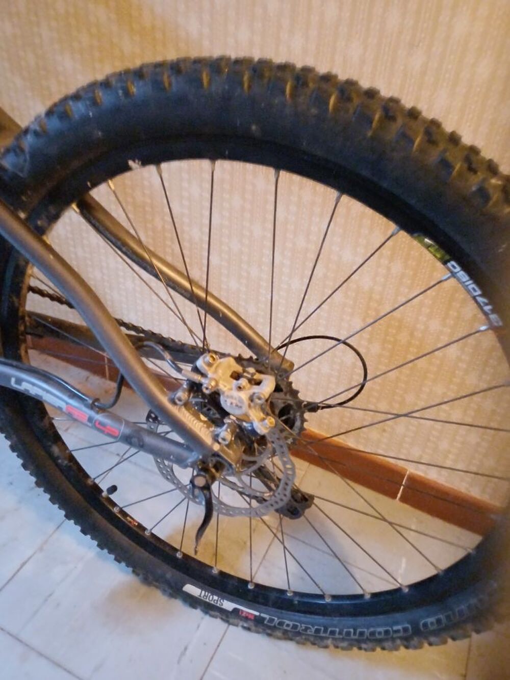 VTT lapierre tr&egrave;s bon &eacute;tat.
Mod&egrave;le x control 2005.
Sports