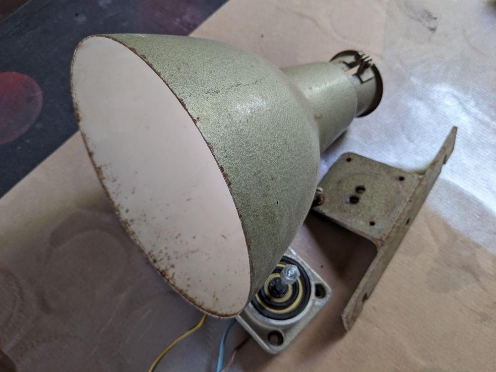 Lot de Pi&egrave;ce d&eacute;tach&eacute;e lampe Jielde. Base de lampe + abat-jou Décoration
