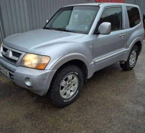 Mitsubishi Pajero court 3.2 DI-D Exceed A 2004 occasion Bourbon-Lancy 71140