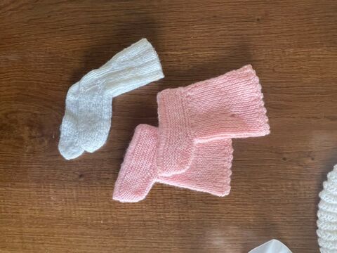 chaussons naissance bébés. laine. Limoges (87)