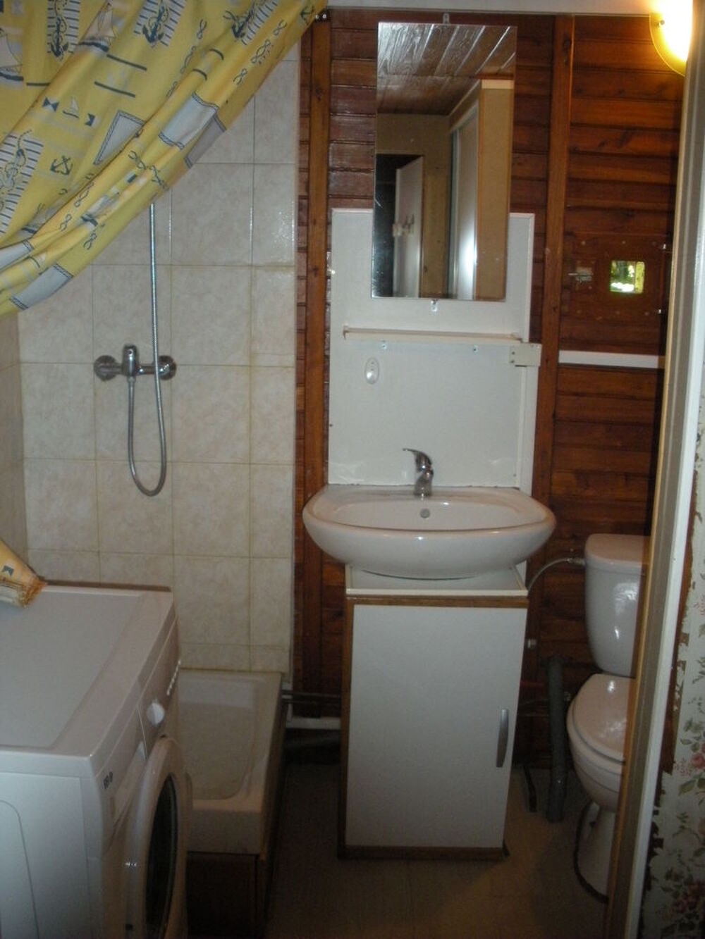 Location Chalet STUDIO meublé 1er étage -Chauffé. Saint-pierre-la-palud