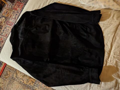 Chemise en daim taille XXS avec boutons nacre. 280 Boulogne-Billancourt (92)