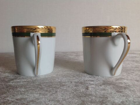 2 TASSES SIMILI OR ET VERT PORCELAINE SOLOGNE Envoi possible 20 Trgunc (29)