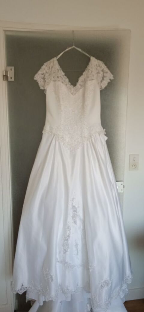 Robe de marie T40 380 Les Sables-d'Olonne (85)