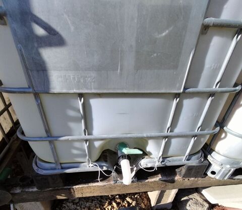  citerne 1000 litres bon �tat 30 Montilliers (49)