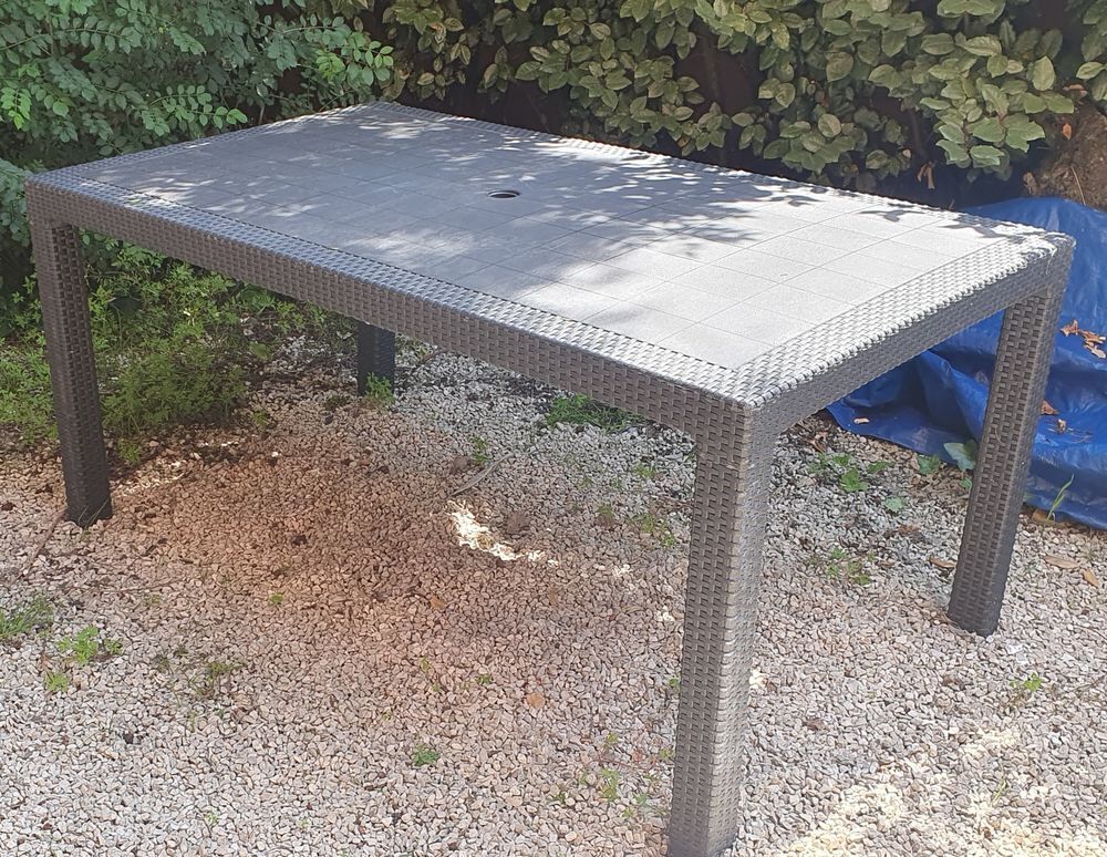 Table de jardin/ext&eacute;rieure Meubles