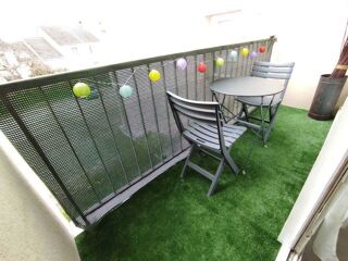 Vente Appartement Studio rénové avec grand balcon , cave et parking à  Aubergenville Aubergenville