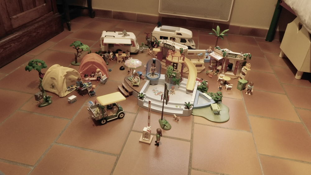 maison, garderie, clinique, manoir, camping Playmobil. Jeux / jouets