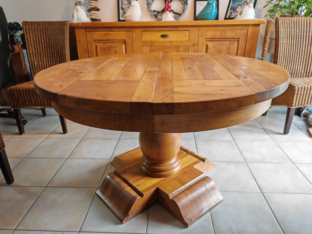 Table ch&ecirc;ne massif ronde + 6 chaises en rotin Meubles