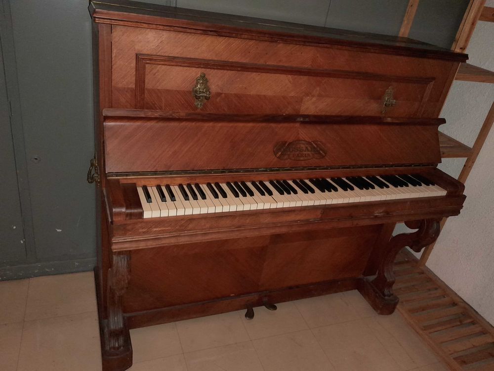 Piano Mussard bon &eacute;tat g&eacute;n&eacute;ral mais pas accord&eacute; Décoration