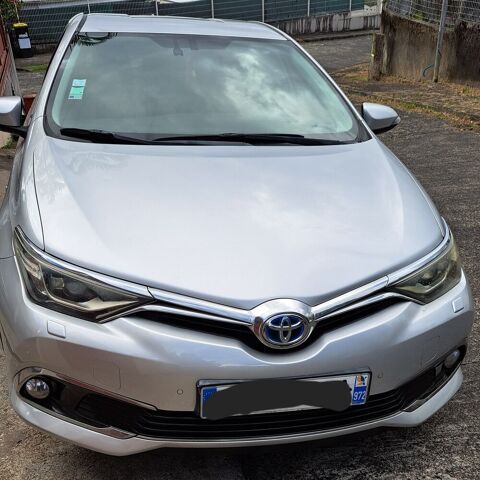 Toyota Auris Hybride 136h Design 2016 occasion Le Lamentin 97232