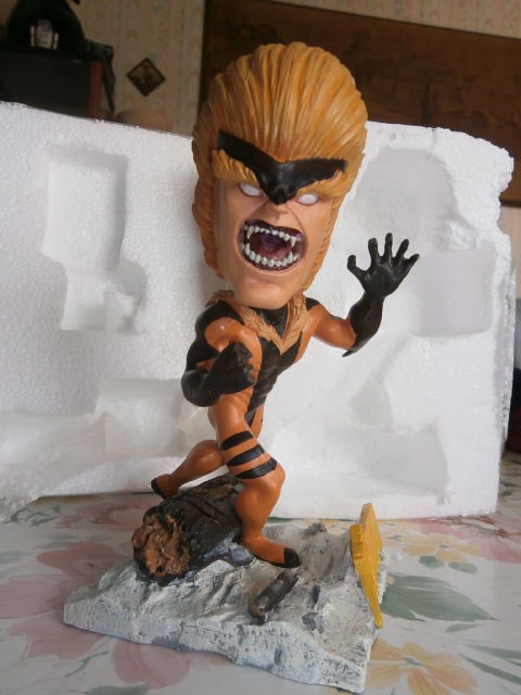 X-MEN Bobble head Dents De Sabre de la s�rie Marvel Heroes 35 Wolxheim (67)