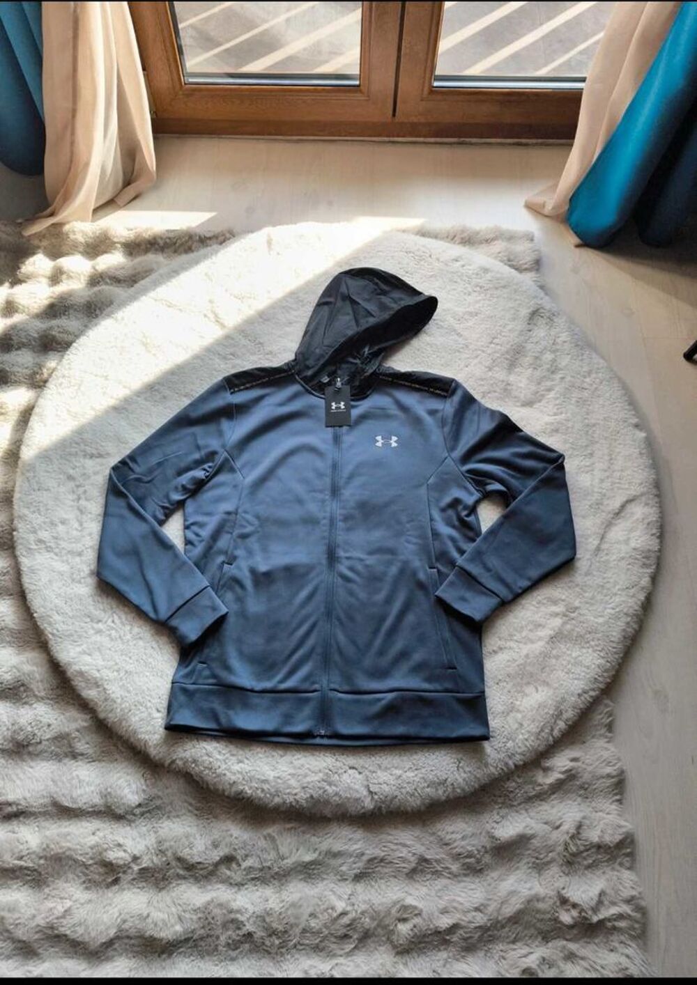 veste+Under+Armour+originale,+neuve+avec+&eacute;tiquette. Sports