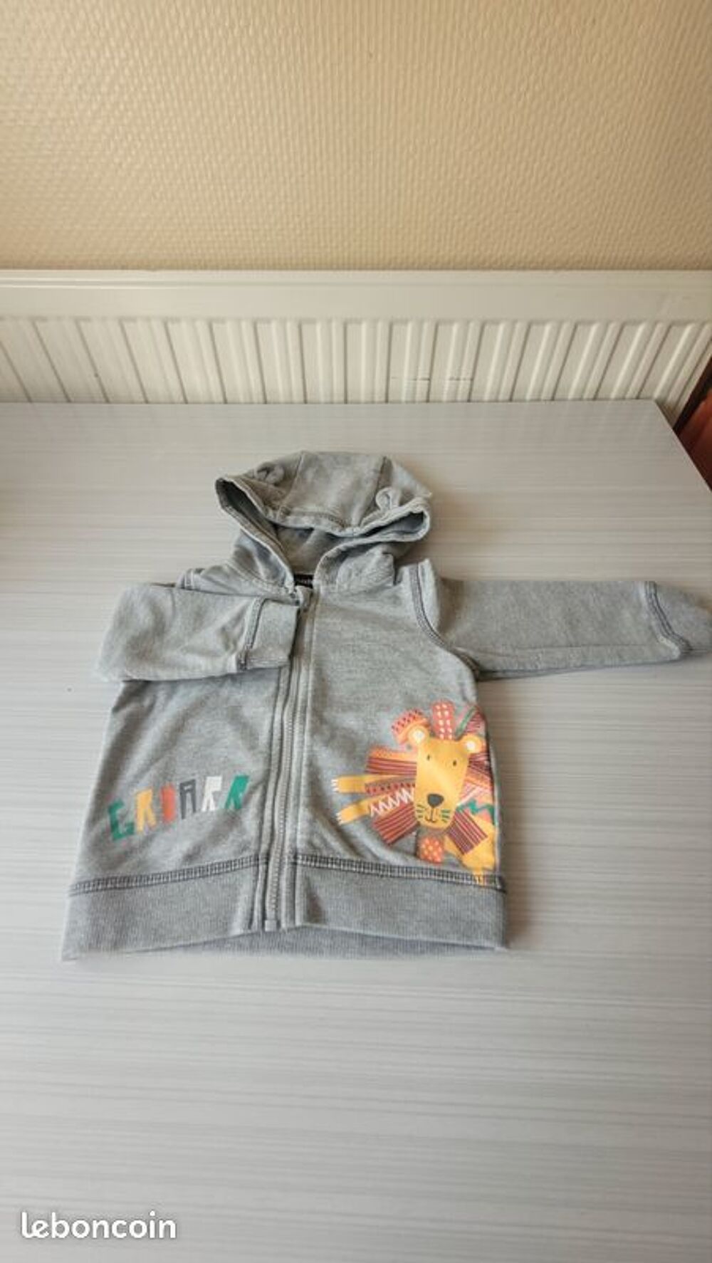 Lot de gilets et vestes ( 6 mois ) Puériculture