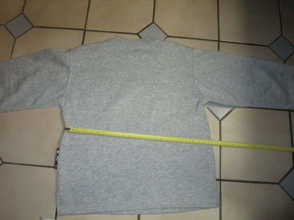 VIEUX SWEAT VINTAGE GROUPE ANNEE 1990"TO BE FREE" 