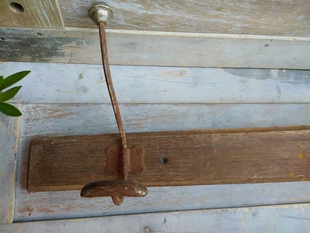 Ancien Grand Porte-Manteau Bois 6 Pat&egrave;res M&eacute;tal 
Meubles