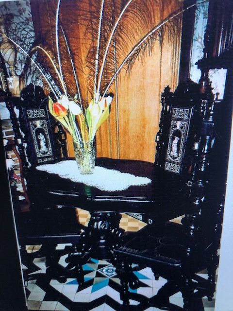 1 table et 4 chaises de ch�teau de Belgique 12800 Belgique