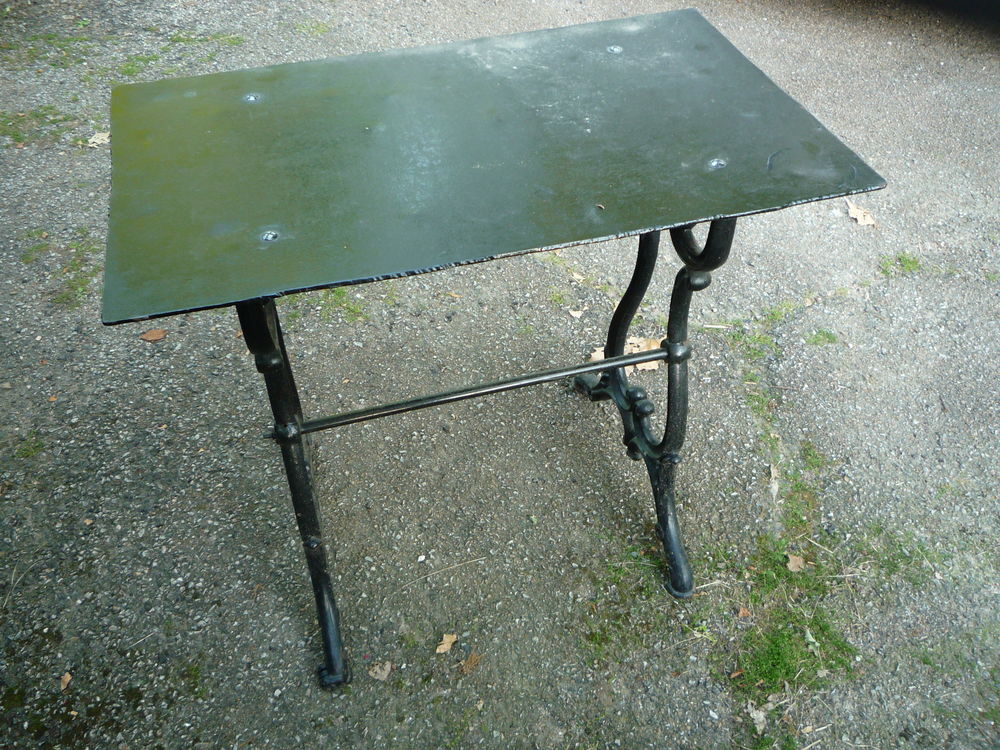 Table jardin/terrasse plateau fer Meubles