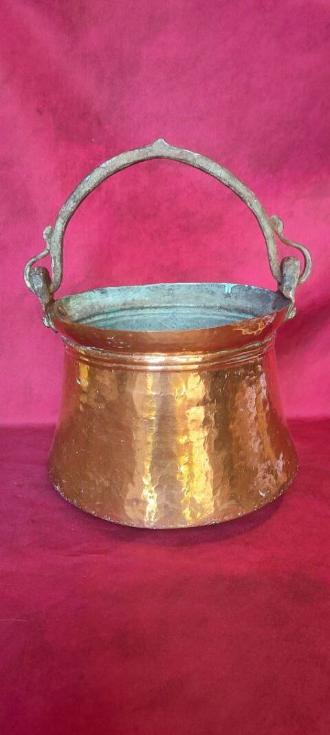 Pot en cuivre hauteur 18 cm 20 Avermes (03)