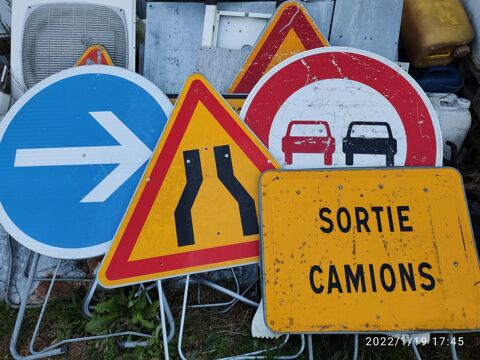 Panneaux de signalisation de chantier et barrires 15 Pont-l'Abb-d'Arnoult (17)