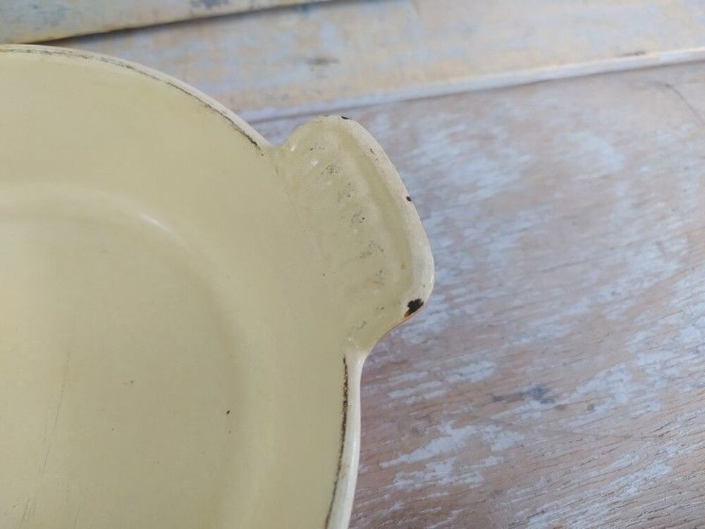 Petit Plat Rond en Fonte Le Creuset Décoration