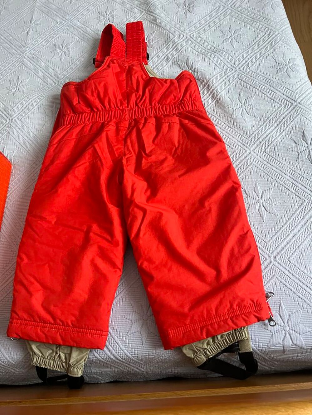 SALOPETTE DE SKI ENFANT TAILLE 18 MOIS 
Vêtements enfants