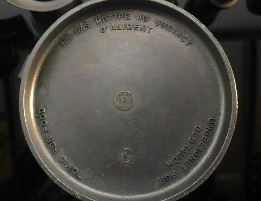Tr&egrave;s belle s&eacute;rie de mesures en &eacute;tain Décoration