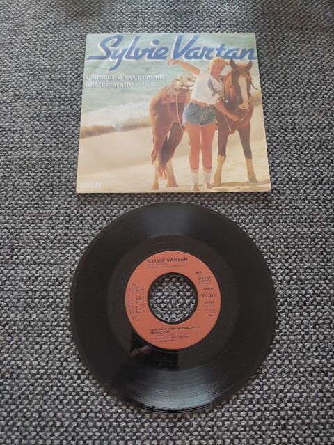 M (103) - Sylvie Vartan ? L'Amour c'est comme une cigarette 2 Paris 13 (75)