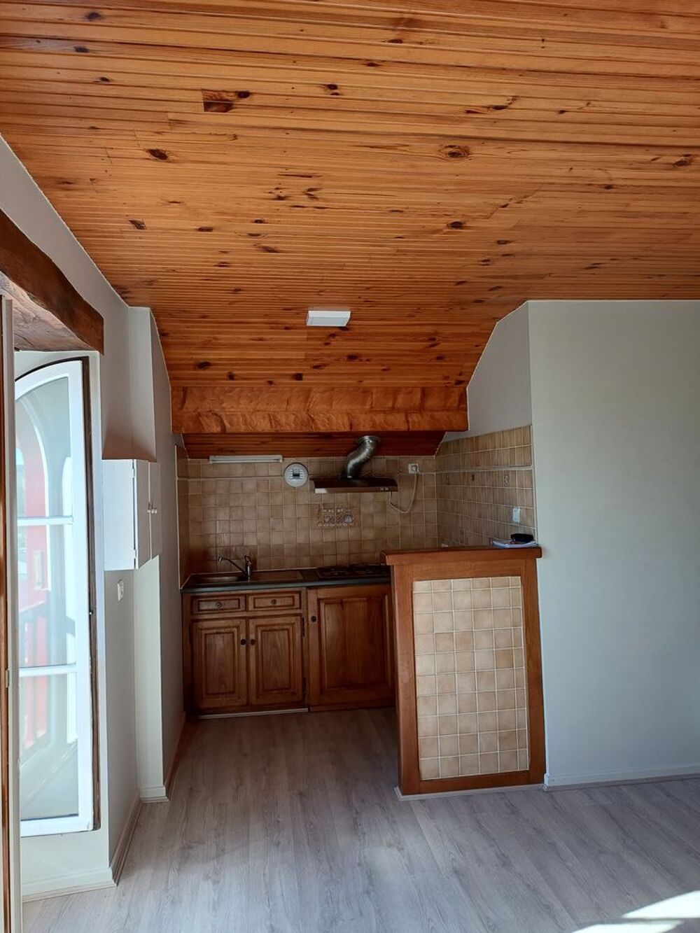 Vente Appartement surface totale de 112.80 m2 dont 37 m2 habitable Amendeuix-oneix