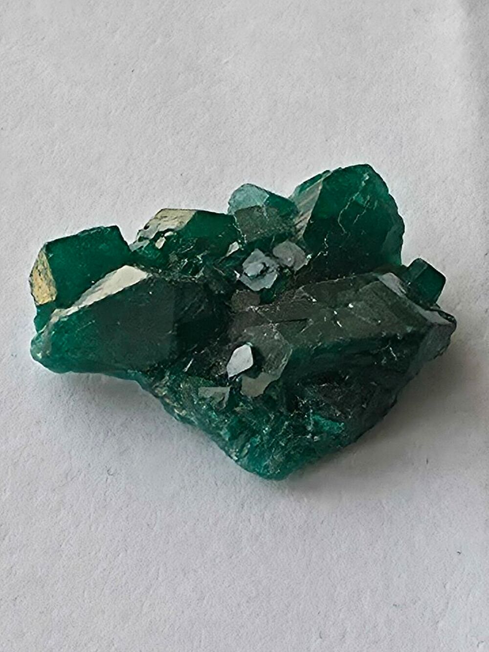 Min&eacute;ral Dioptase Vert Emeraude Authentique-Katanga, RDC 