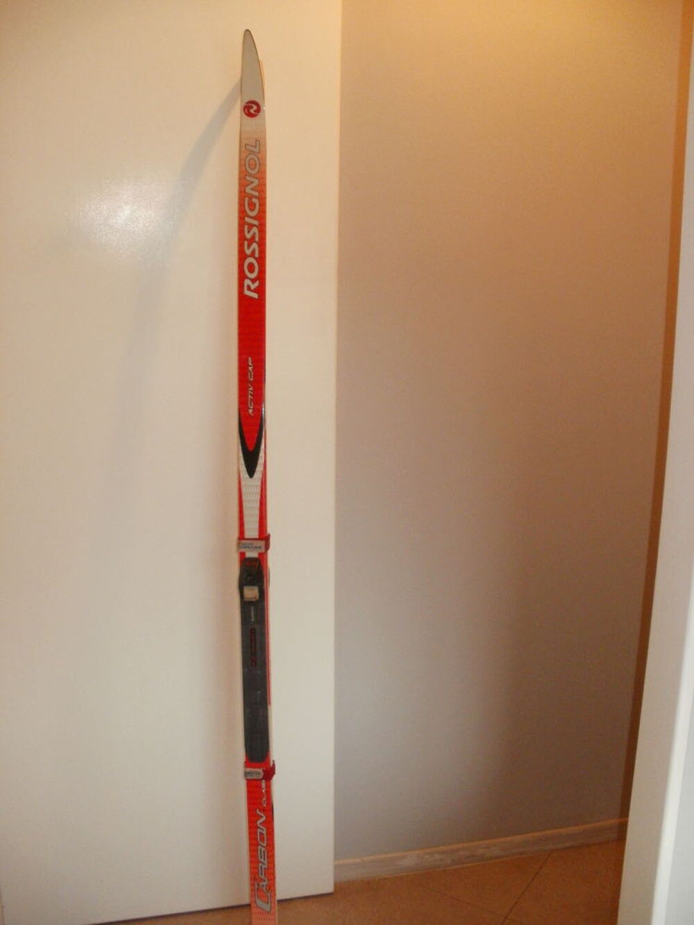 Paire de ski de fond Rossignol.
Sports