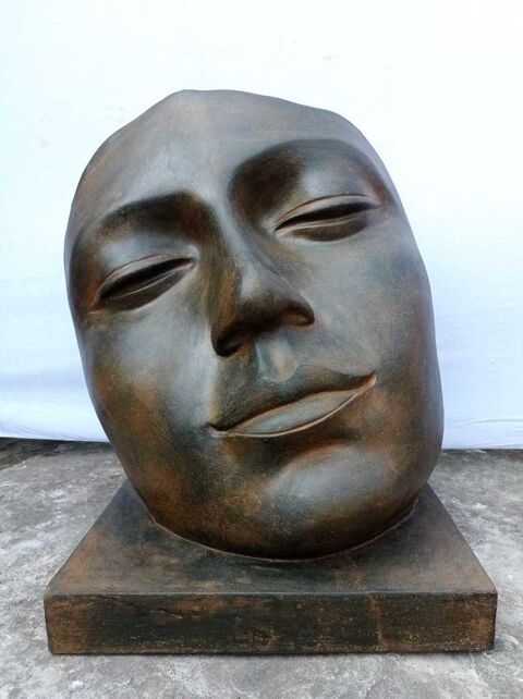statue visage 199 Chaumont-en-Vexin (60)