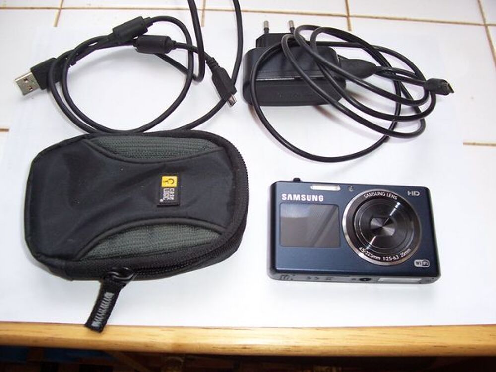 APPAREIL PHOTO NUMERIQUE SAMSUNG DV 150 F DOUBLE ECRAN Photos/Video/TV