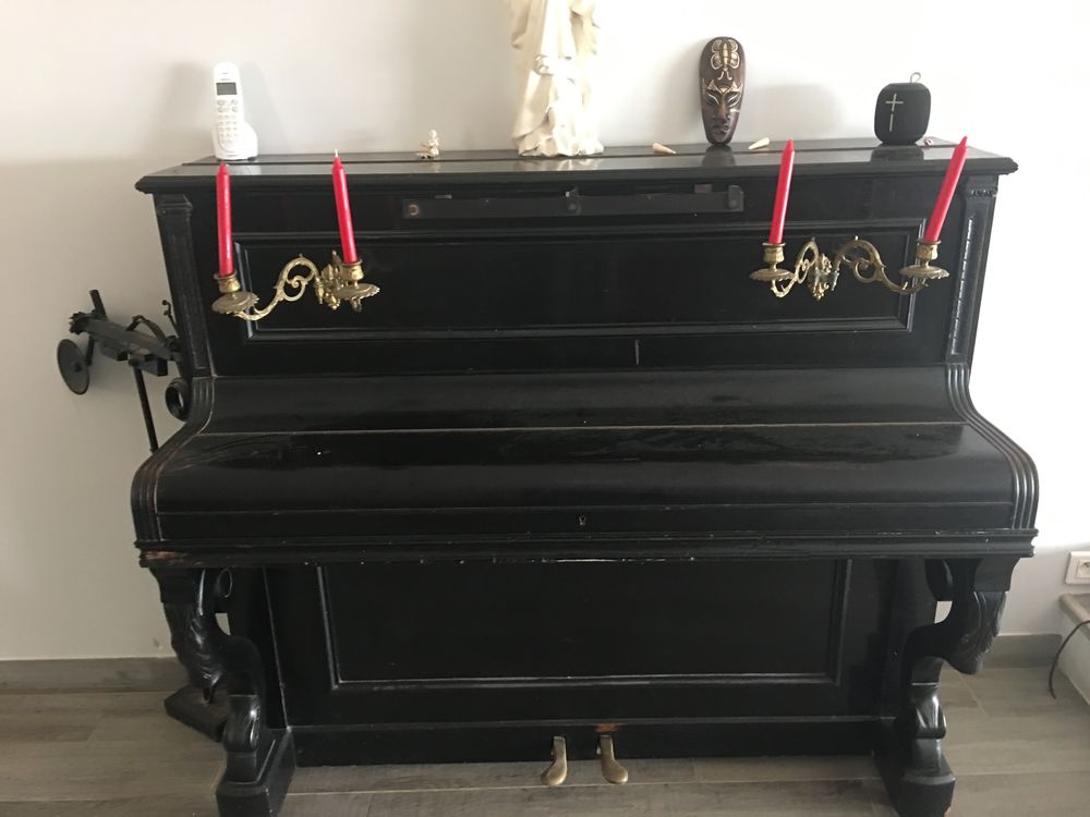 Piano droit Staub Instruments de musique