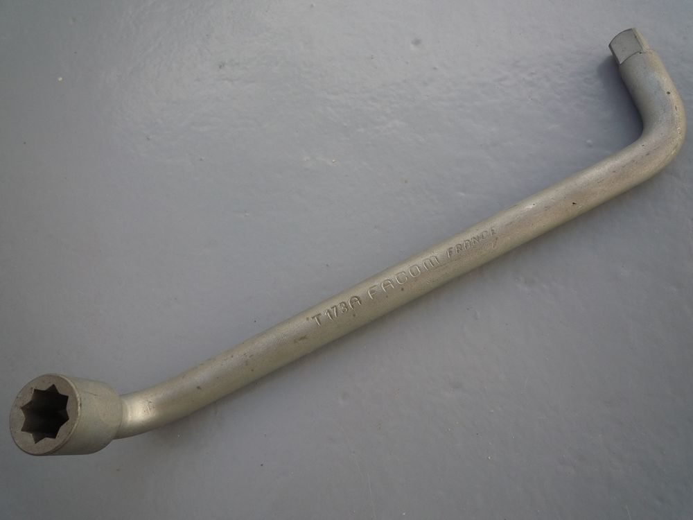 Cl&eacute; de vidange moteur + Cl&eacute; pour filtre &agrave; huile Bricolage