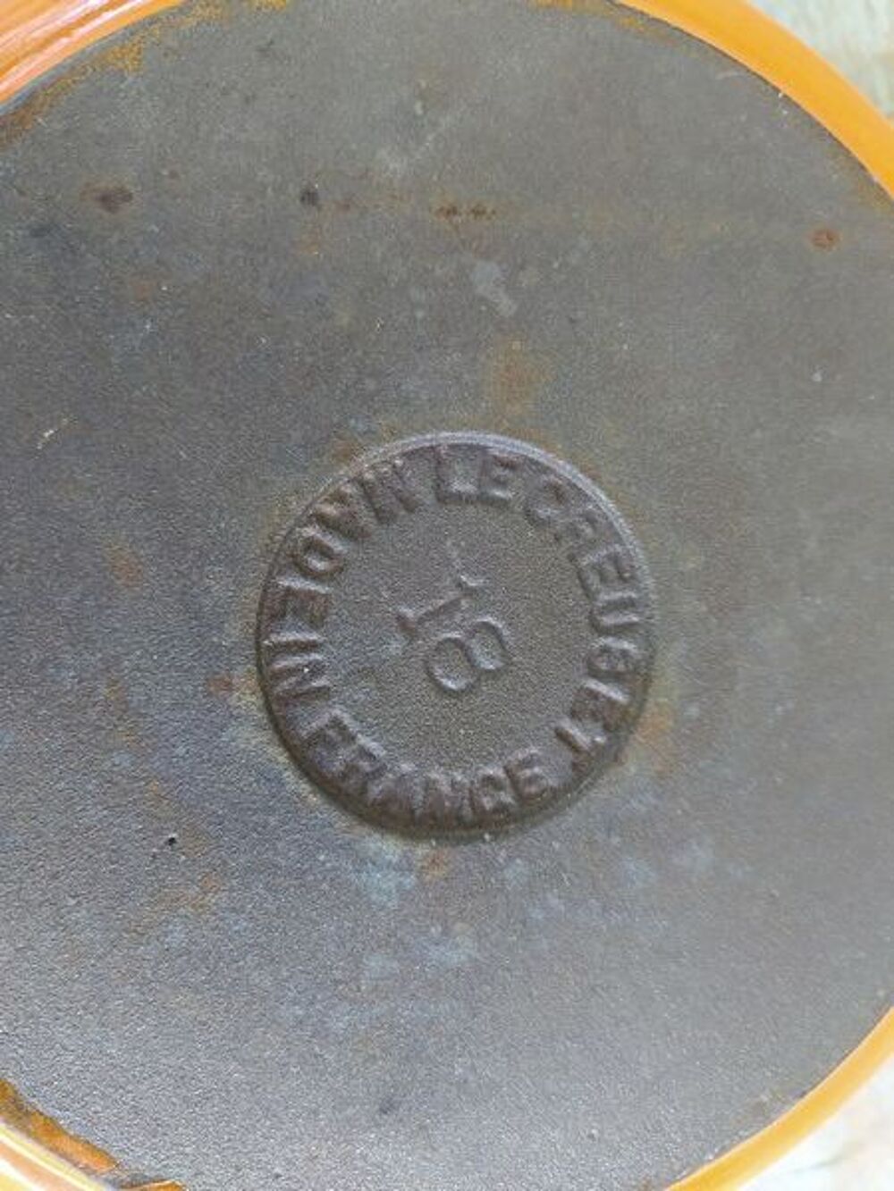 Petit Plat Rond en Fonte Le Creuset Décoration