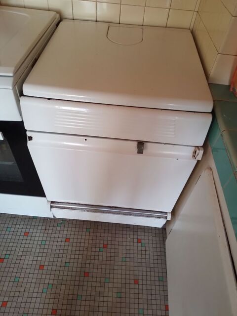 CUISINIERE BOIS 300 Ussel (19)