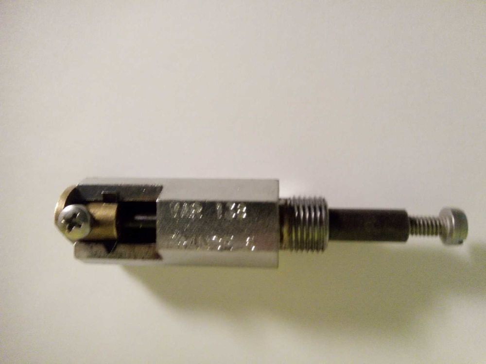 Pige de r&eacute;glage pour 103 Peugeot, MBK 51, etc... Sur Amiens Rivery. 15 €. Pas d'envoi. Bricolage