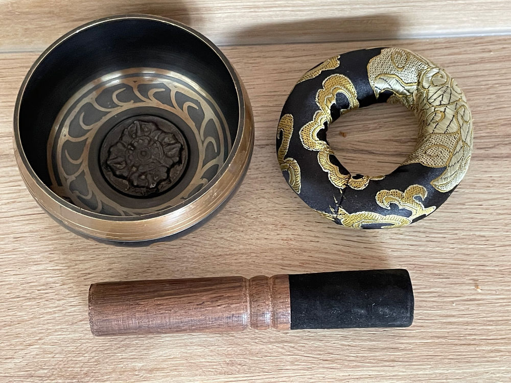 Bol chantant tib&eacute;tain en bronze, NEUF jamais utilis&eacute; Instruments de musique
