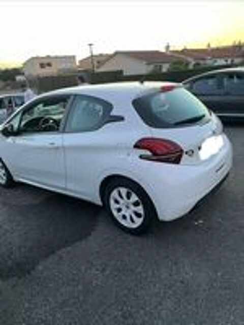 208 1.2 VTi 82ch BVM5 Active 2016 occasion 63000 Clermont-Ferrand