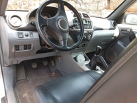 RAV 4 RAV4 115 D-4D VX 2002 occasion 63320 Champeix