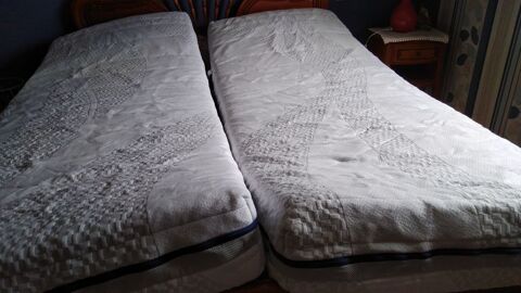 2 Matelas en tr�s bonne qualit� 160 Cavan (22)